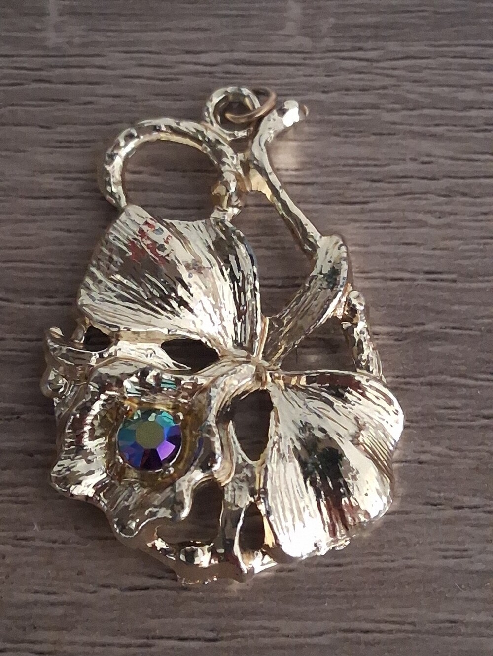Vintage Aurora Borealis Rhinestone Gold Toned Flower Pendant